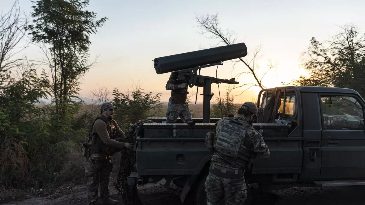 România continuă să sprijine Ucraina, iar dacă Rusia lui Putin va penetra linia frontului, bugetul alocat apărării va crește. Foto; Hepta