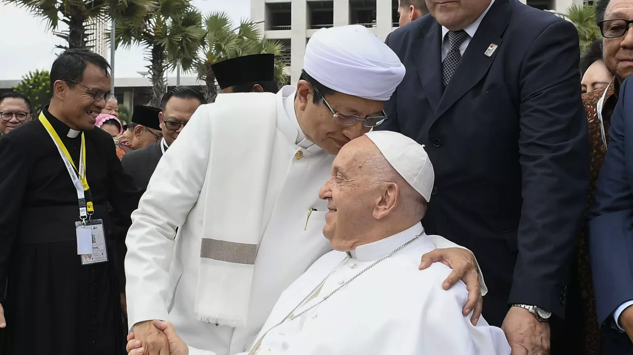 Papa Francisc, ținta unor amenințări teroriste în Indonezia. Șapte persoane au fost reținute