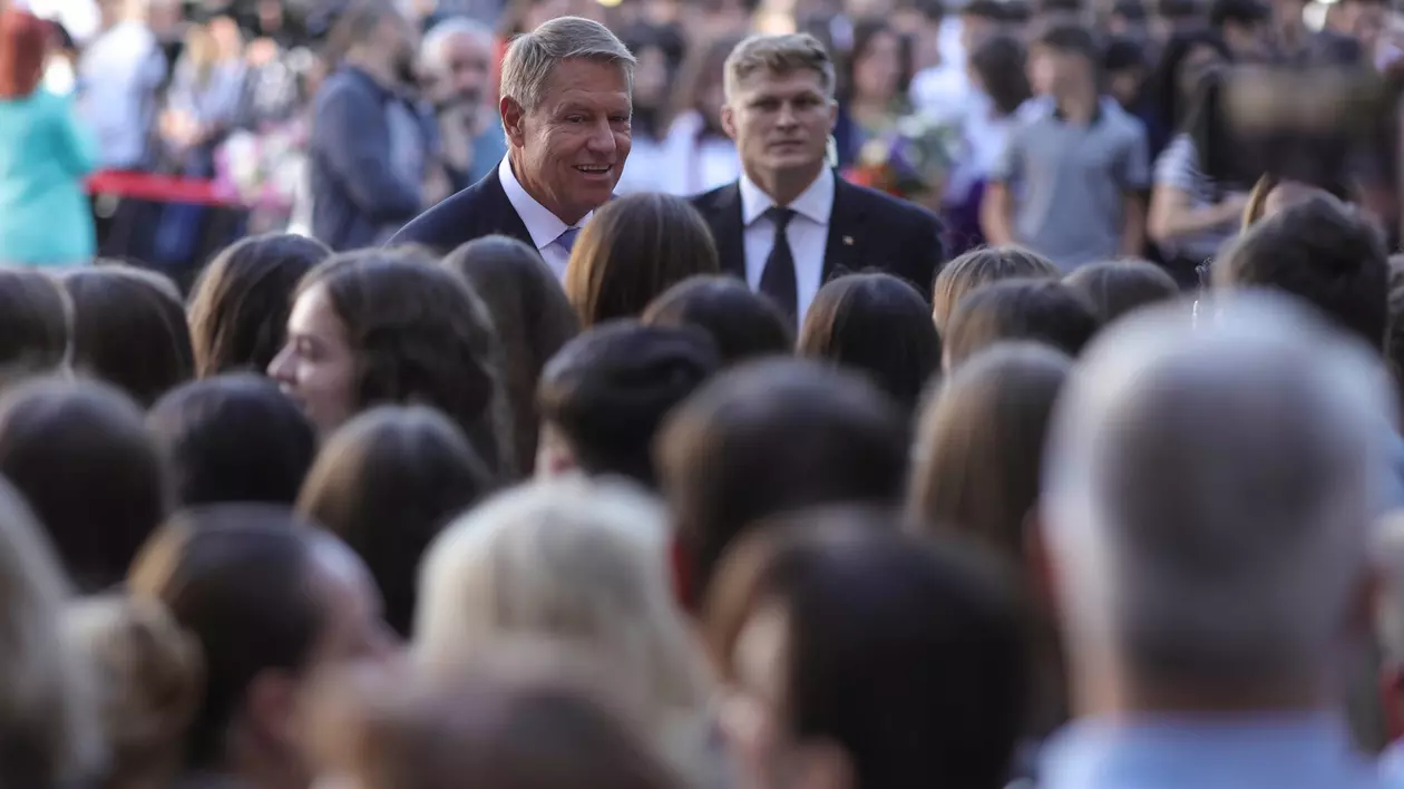 Klaus Iohannis a ținut ultimul discurs de deschidere a noului an școlar în calitate de președinte al României, luni, 9 septembrie, la liceul Mihai Viteazul din București. Foto: Inquam Photos / Octav Ganea