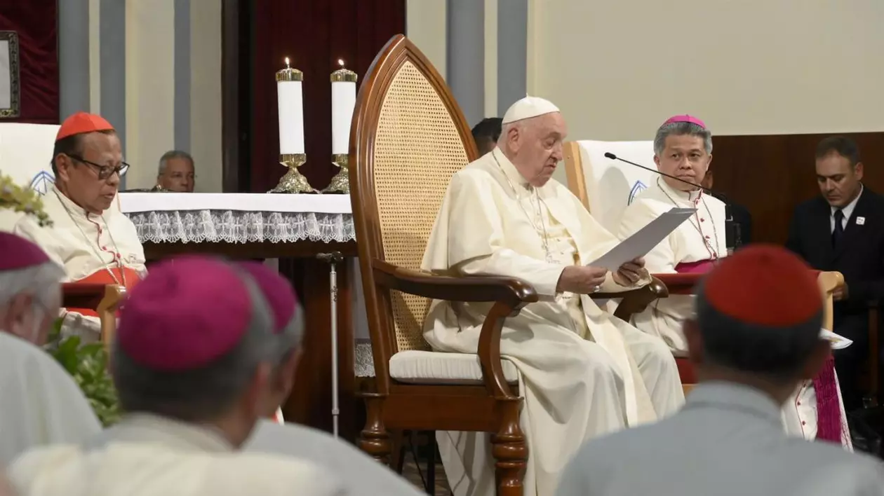 Papa Francisc revine asupra problemei scăderii natalității: „Unii preferă să aibă doar o pisică sau un câine mic”