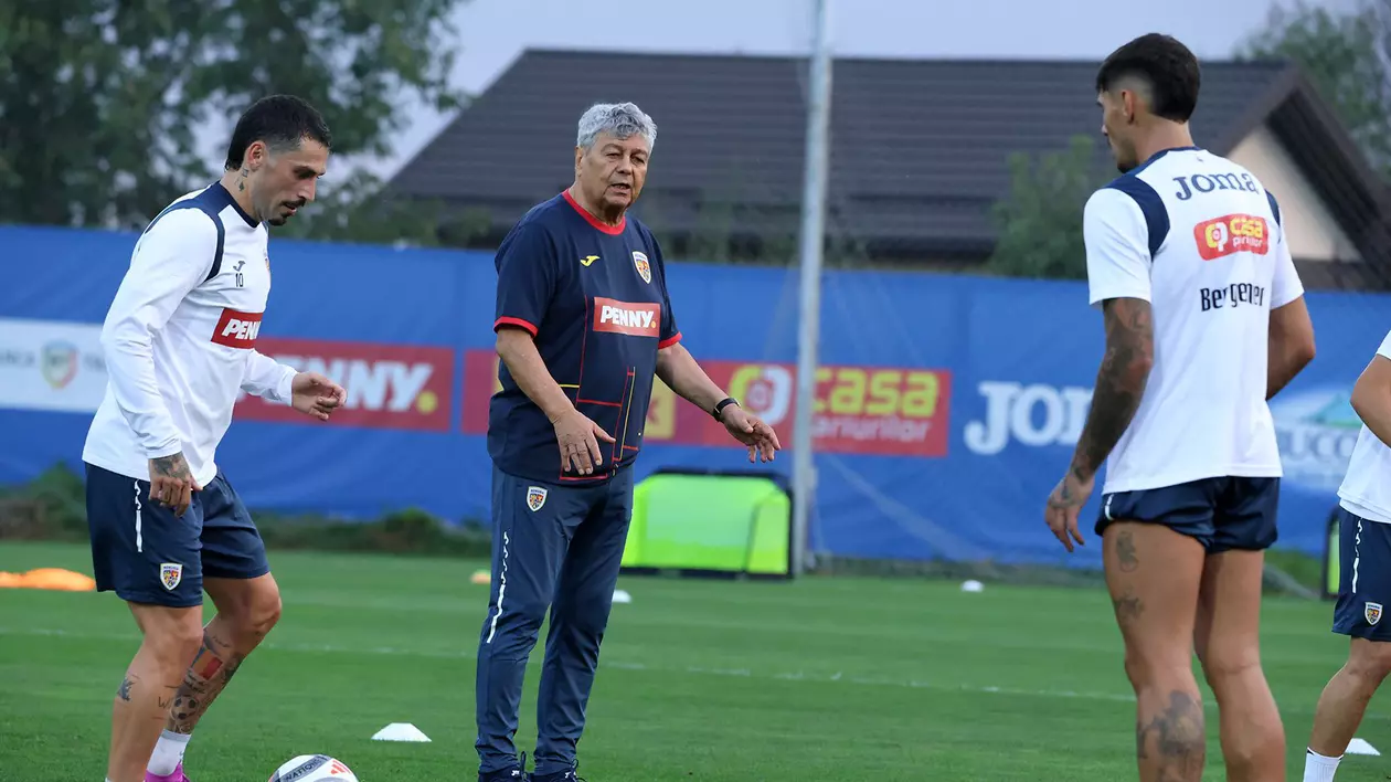 Primul antrenament condus de Mircea Lucescu la naționala României după 38 de ani. Foto: Facebook Echipa națională de fotbal a României