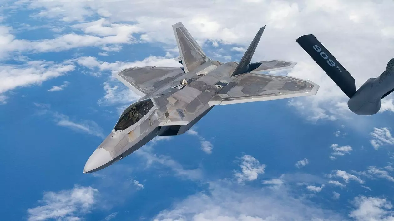 Momentul în care un avion rusesc a trecut la mustață pe lângă un aparat american, în Alaska | VIDEO