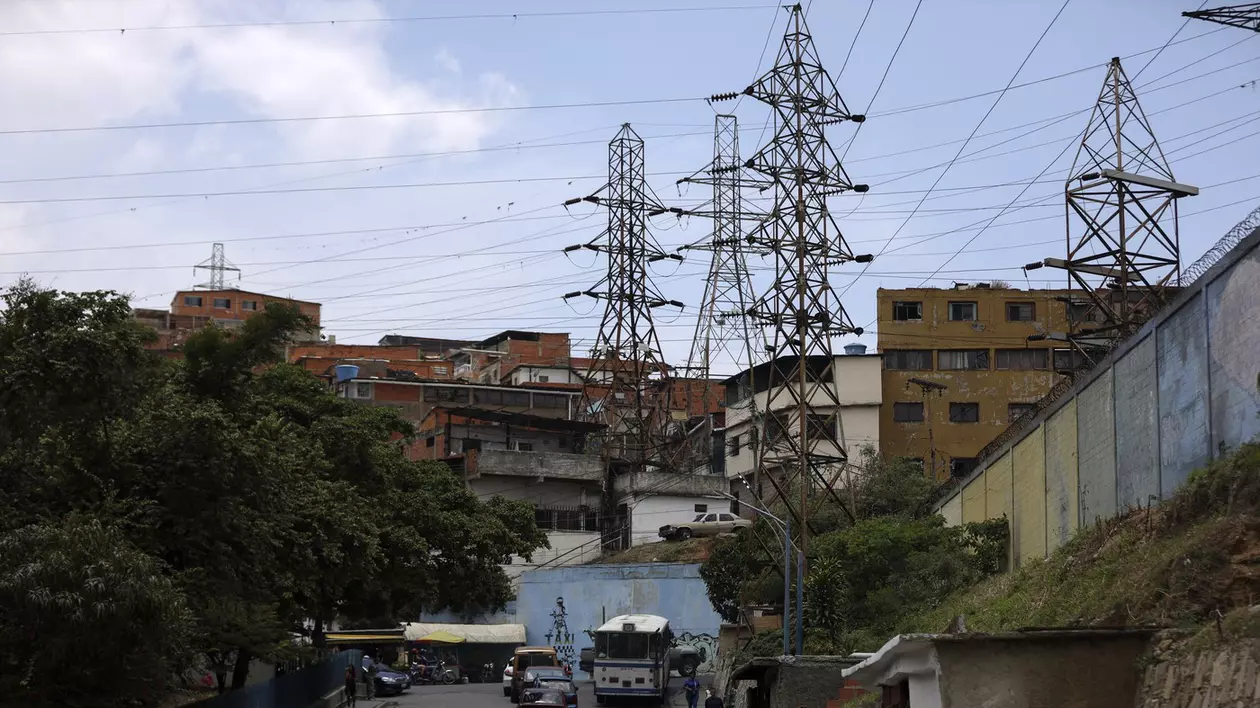 Lumină în Venezuela. Alimentarea cu electricitate a fost restabilită, după ce întreaga țară a rămas în beznă în urma unei pene masive. Acuzații de sabotaj