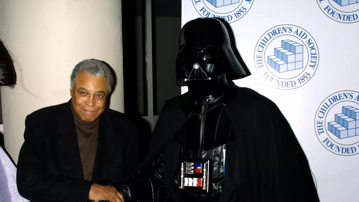 James Earl Jones, vocea lui Darth Vader din Star Wars, a murit la 93 de ani