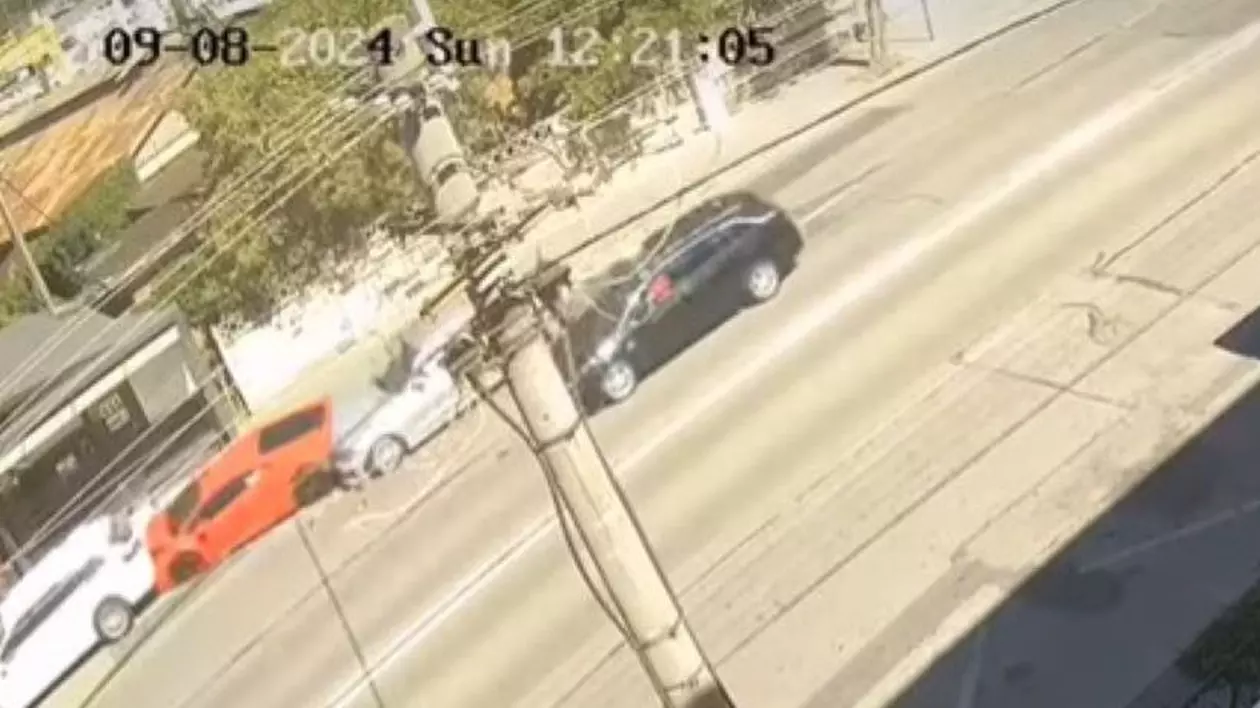 Bărbați reținuți la Cluj după ce ar fi înscenat un accident între un Lamborghini și un BMW pentru a obține banii de la asigurători | VIDEO