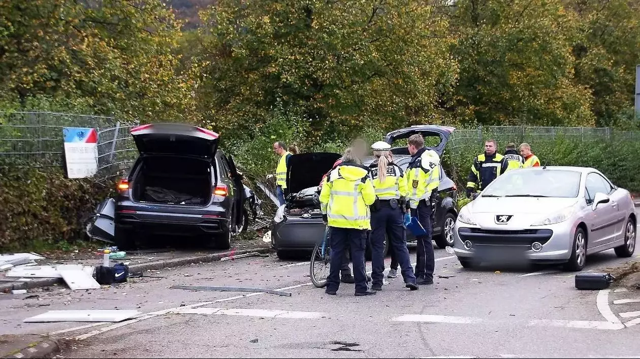 Polițiști germani în lacrimi, lângă o mamă și fiii ei de trei și șase ani, toți uciși de un Audi, pe trotuar