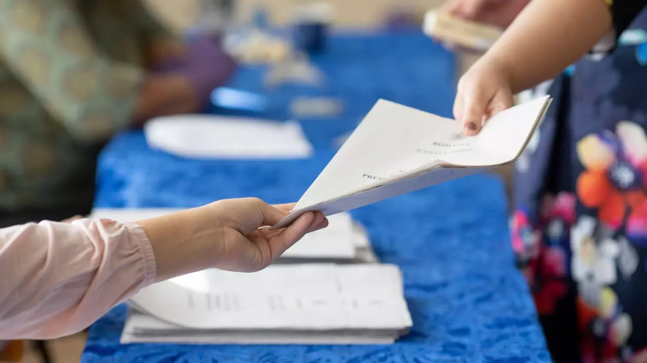 Cifrele din spatele alegerilor pentru desemnarea noului președinte al României: peste 22 de milioane de buletine tipărite și o sută de mii de ștampile