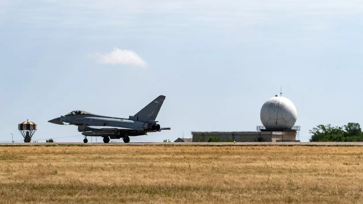 Avion de vânătoare Eurofighter, la baza Mihail Kogălniceanu Foto: Profimedia