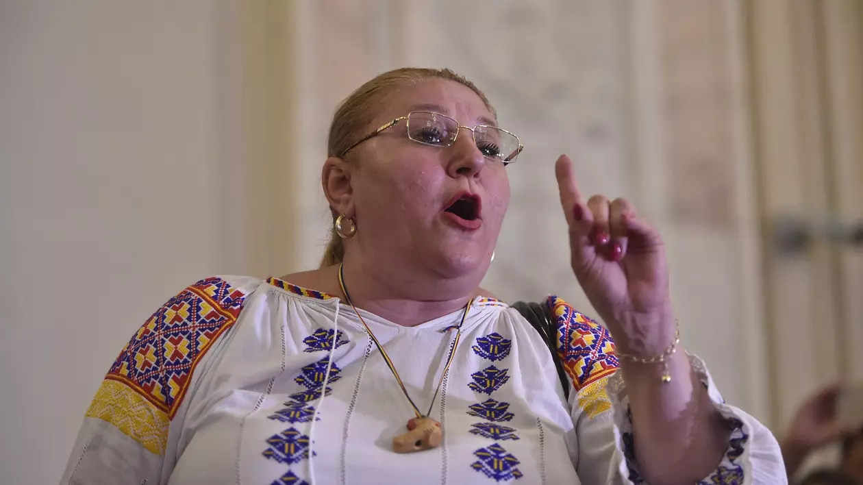 Diana Șoșoacă își depune candidatura pentru Senat