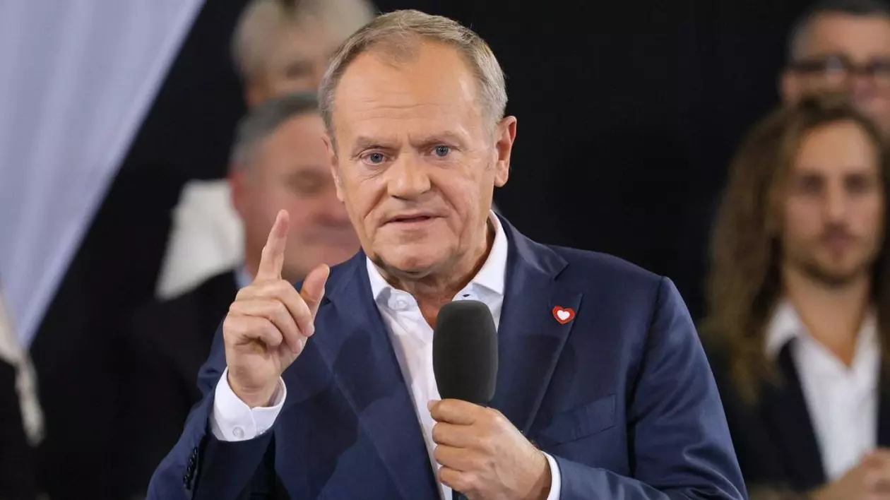 Polonia va suspenda temporar dreptul la azil, anunţă premierul Donald Tusk