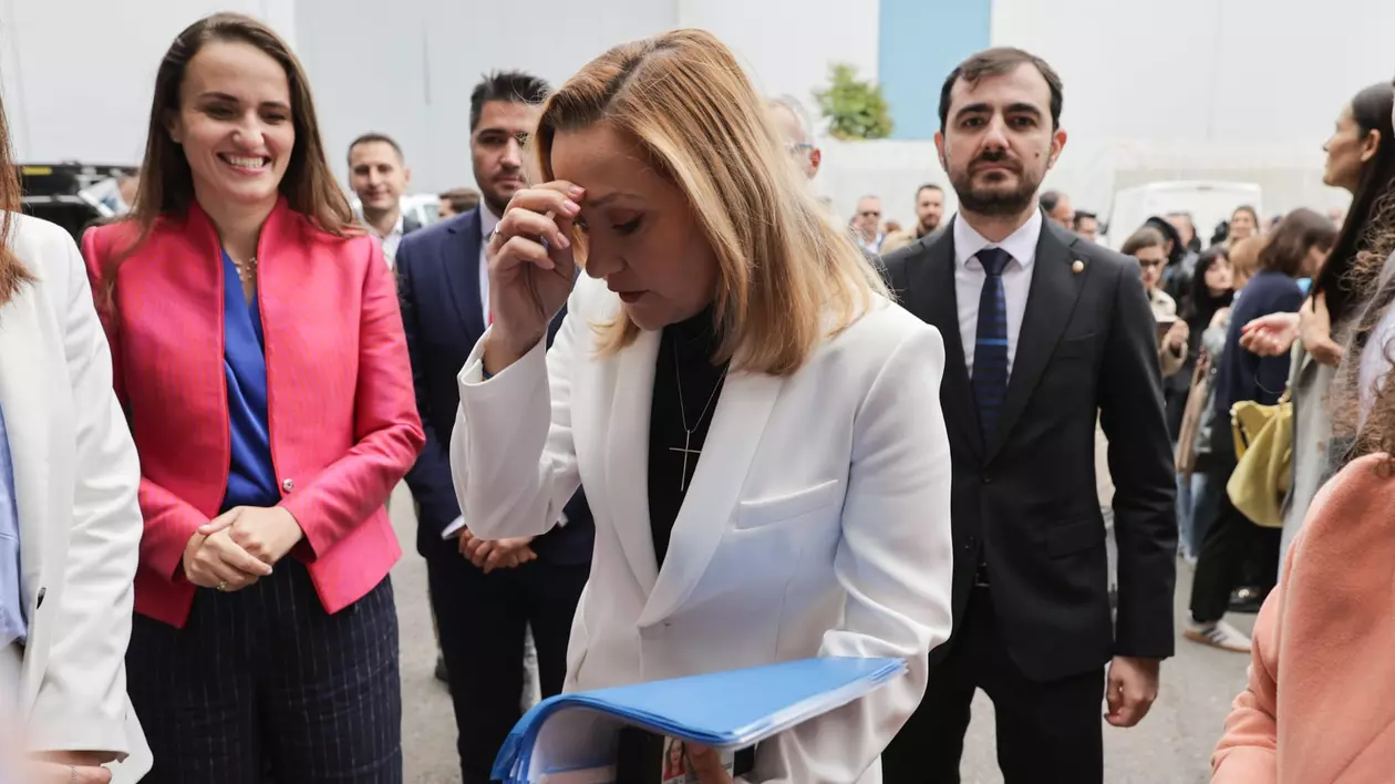 Elena Lasconi anunță că USR va depune o moțiune de cenzură împotriva Guvernului Ciolacu. „Hai să vedem cât curaj aveţi, domnule Ciucă”