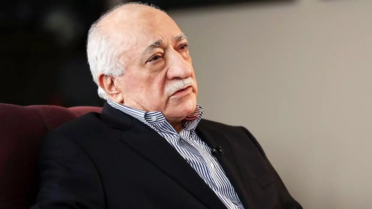 Clericul Fethullah Gulen, principalul adversar al lui Erdogan, a murit în SUA, în exil