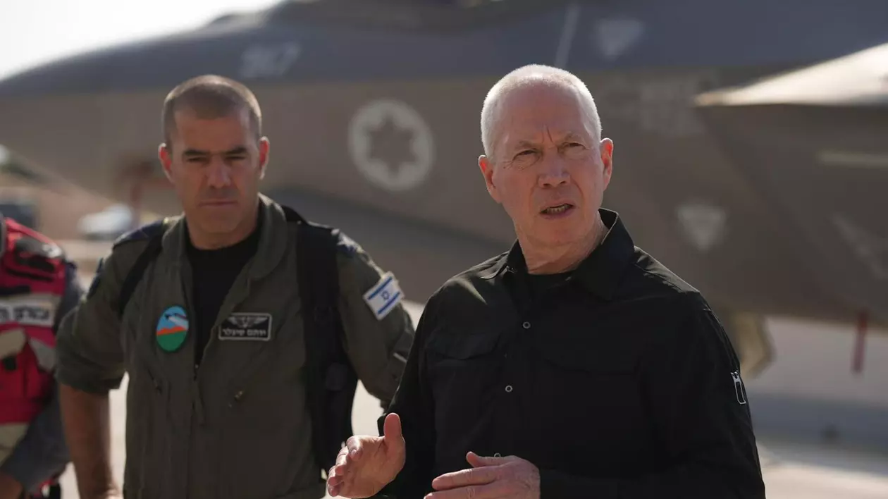 Yoav Gallant, ministrul apărării din Israel, a fost demis de premierul Benjamin Netanyahu. Israel Katz îi succede în funcție