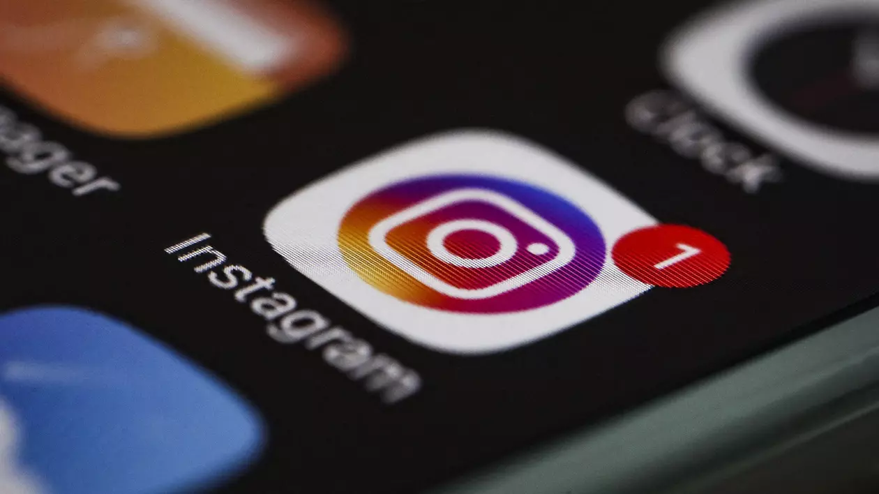 Instagram introduce funcții de protecție pentru adolescenți, împotriva abuzurilor online