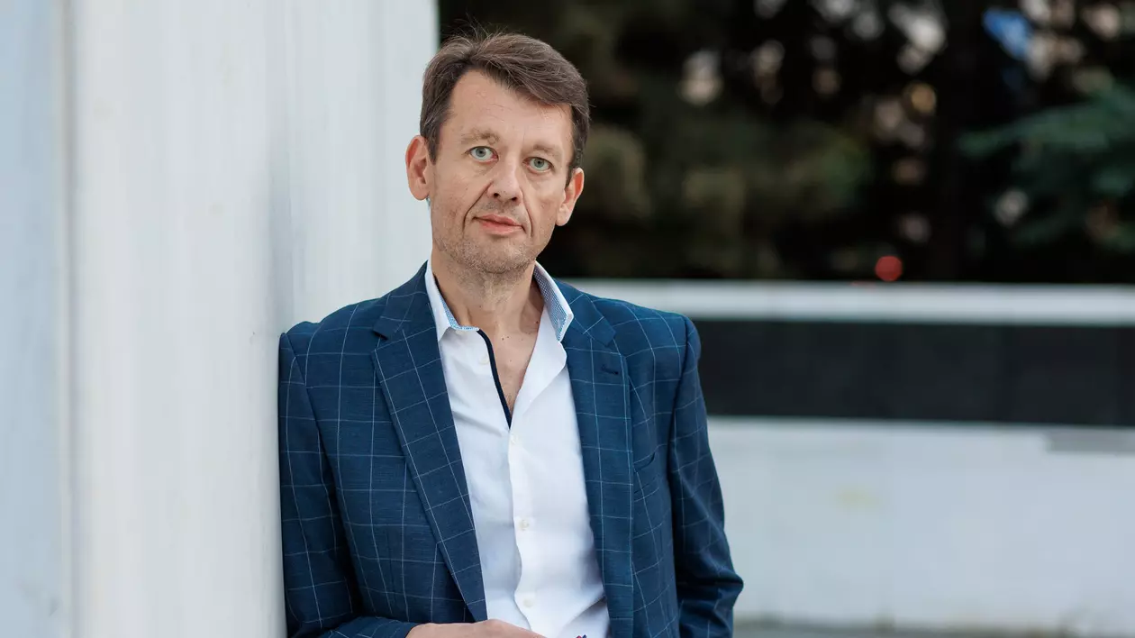 Ovidiu Atanasiu, fondator AmSchool: „Am creat prima școală din România care se adaptează la nevoile elevilor prin educație personalizată”