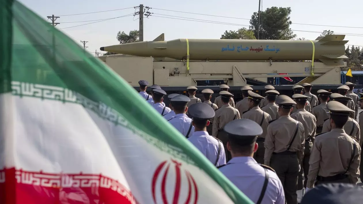 Rachetă expusă de iranieni la o paradă militară Foto: Profimedia