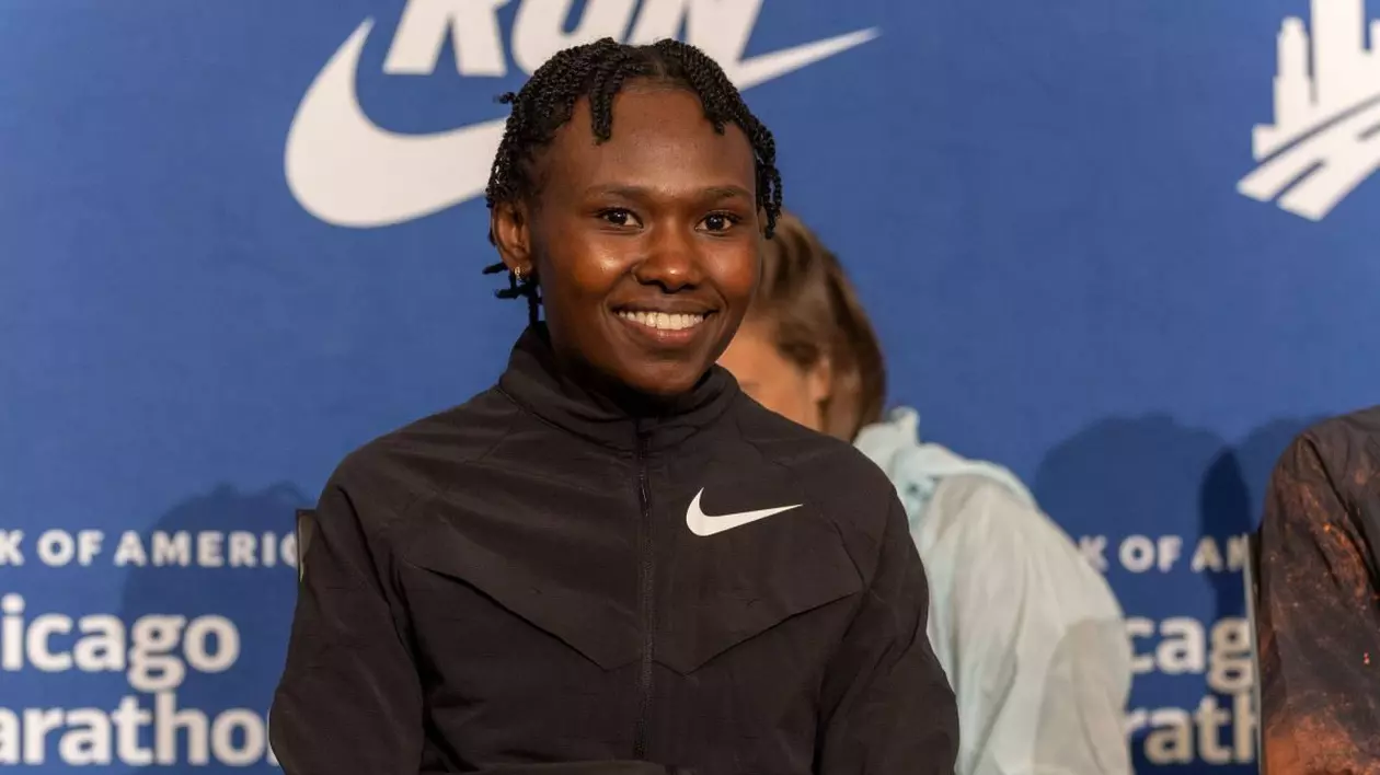 Ruth Chepngetich, din Kenya, prima femeie care aleargă un maraton sub două ore și zece minute