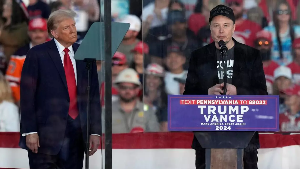 Elon Musk, ironizat de Donald Trump: „Este grozav, îi place locul ăsta. Nu pot să scap de el”