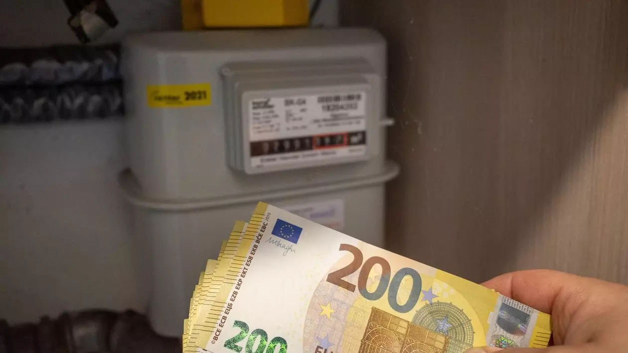 Un bărbat din Caraș-Severin a cauzat un prejudiciu de 20.000 de euro după ce a modificat indexul mai multor contoare de gaz