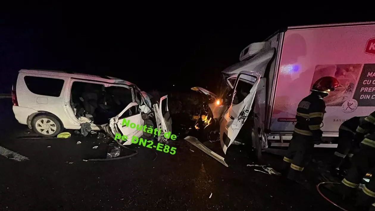 Două mașini avariate după un accident