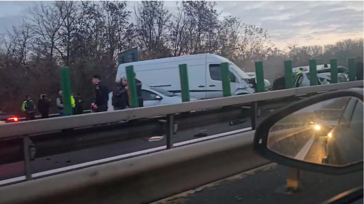 Accident cu 11 mașini pe autostrada A3, lângă Ploiești. Traficul continuă să fie blocat
