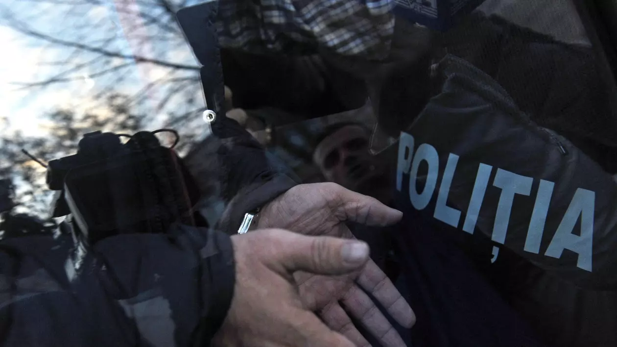 Actiune DIICOT, politie, infractor