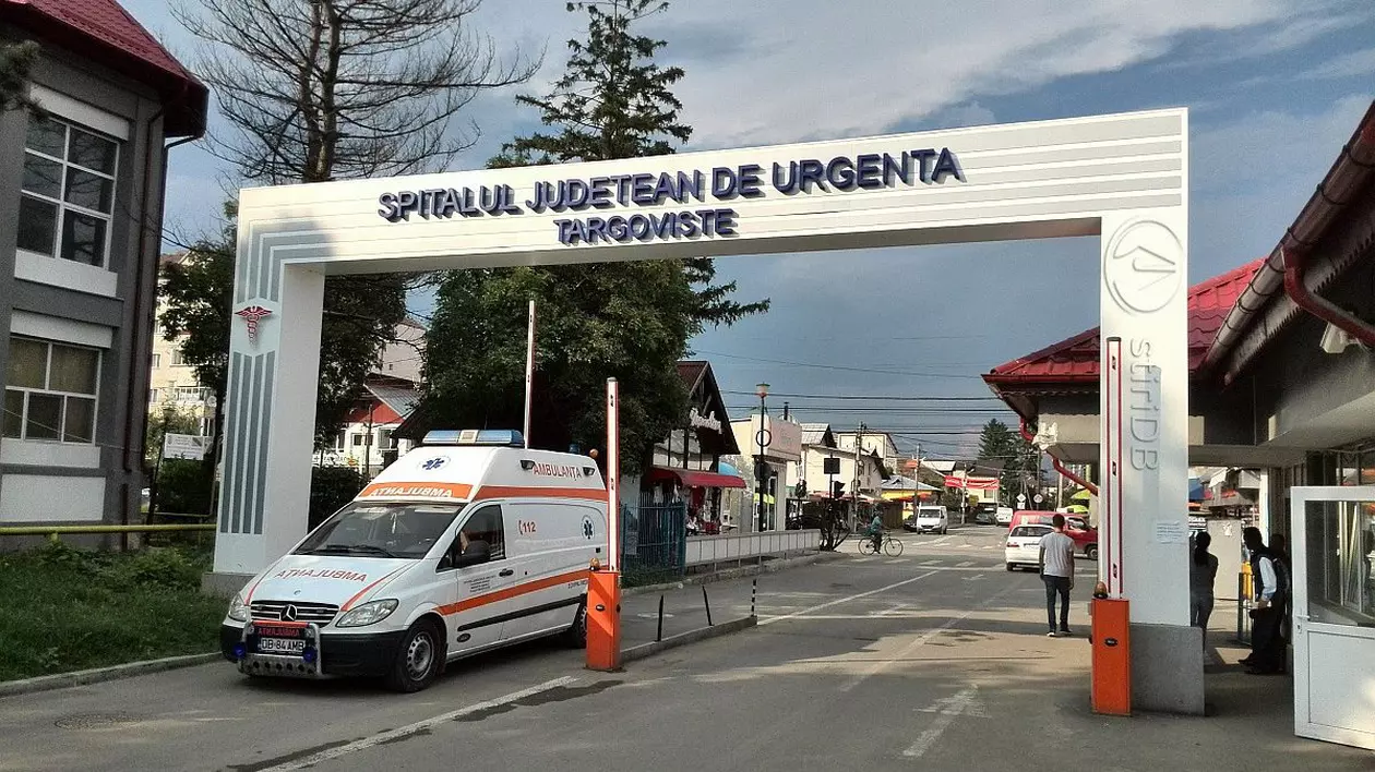 Caz incredibil într-un spital din România. Un pacient a incendiat o bolnavă imobilizată la pat, iar asistentele au aruncat o oală de apă, ca să stingă focul 