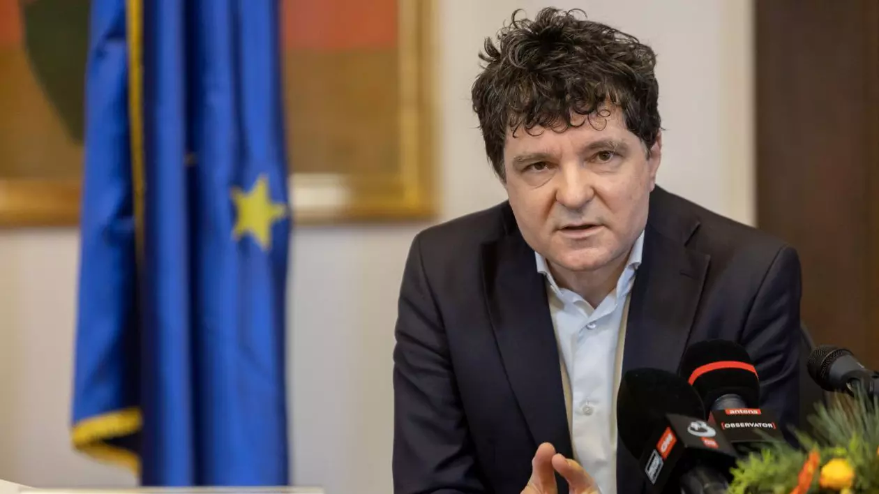 Nicușor Dan la pupitru