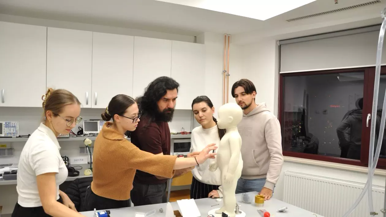 Studenți ai Universității de medicină din Iași