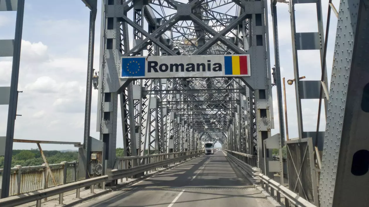 Podul Giurgiu-Ruse reparat până la Crăciun. Noutăți despre taxe după aderarea la Schengen Sursă:Profimedia