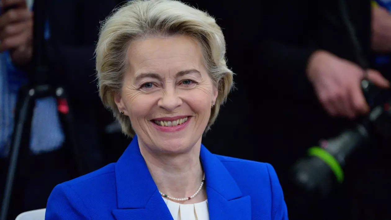 Ursula von der Leyen a acordat primul ajutor unui pasager Sursă: Profimedia