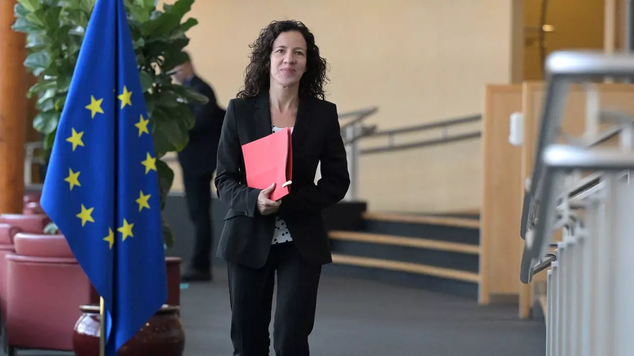 Roxana Mînzatu, propusă pentru funcţia de comisar european din partea României de către Guvernul condus de Marcel Ciolacu