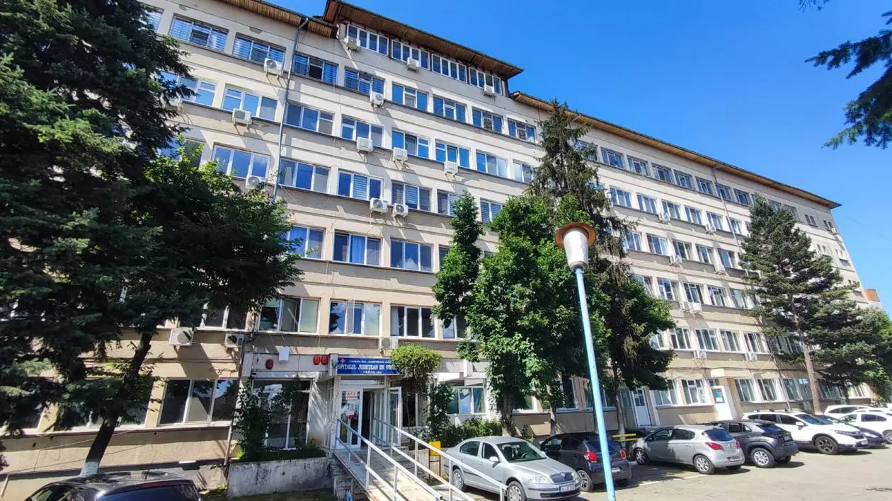 În cazul băiatului de 16 ani mort la spitalul din Târgu Jiu, un medic de urgenţă nu a trecut în fişă starea pacientului şi nu i-a informat pe medicii de gardă