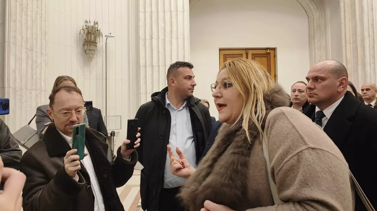 Diana Șoșoacă a venit cu colindul în Parlamentul României, la o zi după preluarea mandatului