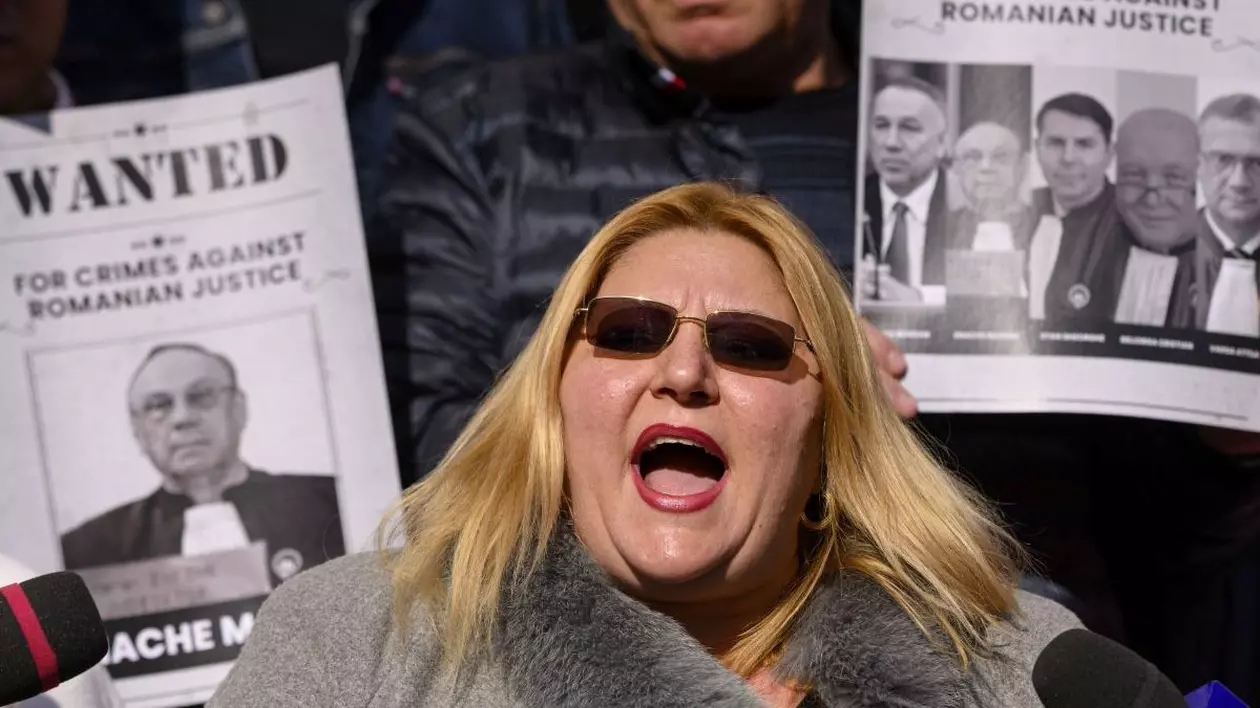 Diana Șoșoacă, nervoasă în cadrul unui protest