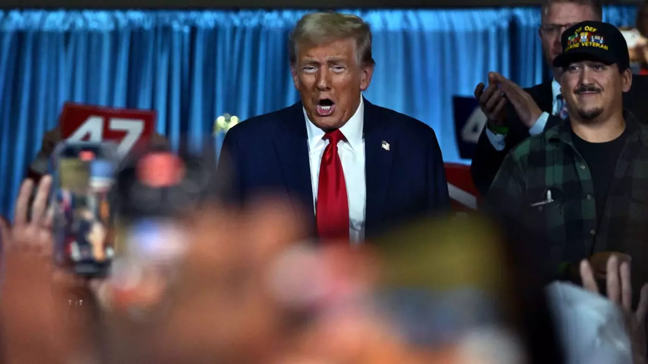 Donald Trump, agitat în timpul unui discurs
