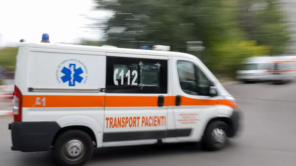 ambulanță în misiiune. FOTO:Hepta