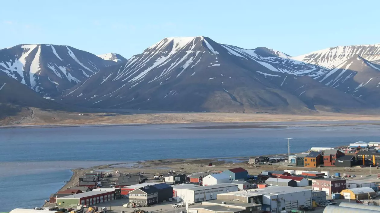 Longyearbyen este situat în arhipelagul Svalbard