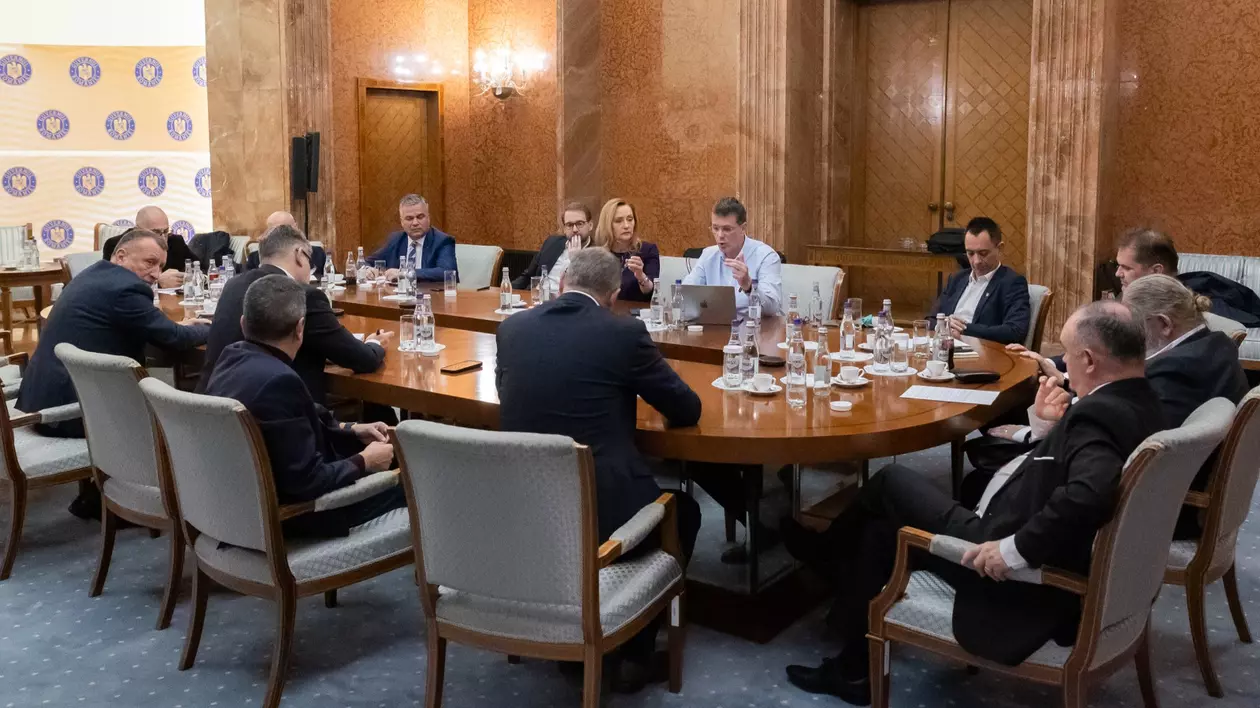 Marcel Ciolacu (PSD), Ilie Bolojan (PNL), Elena Lasconi (USR) și Kelemen Hunor (UDMR), la prima negociere pentru viitorul Guvern
