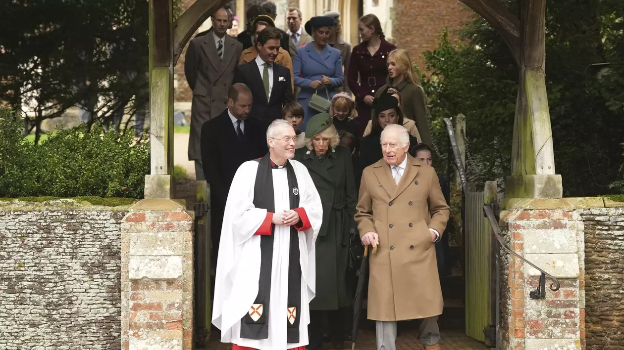 Regele Charles al III-lea și membri ai familiei regale au participat la slujba de Crăciun din Sandringham.