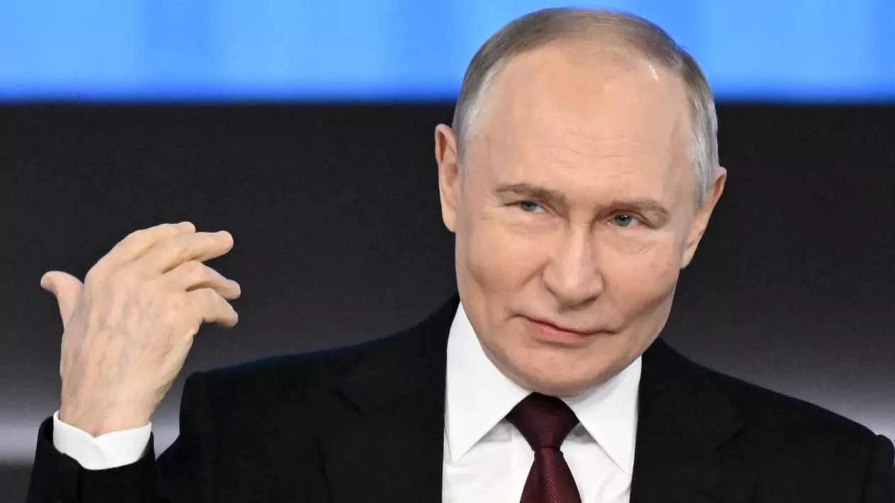 Vladimir Putin, îmbrăcat în costum, la conferința anuală pentru poporul rus din 19 decembrie 2024