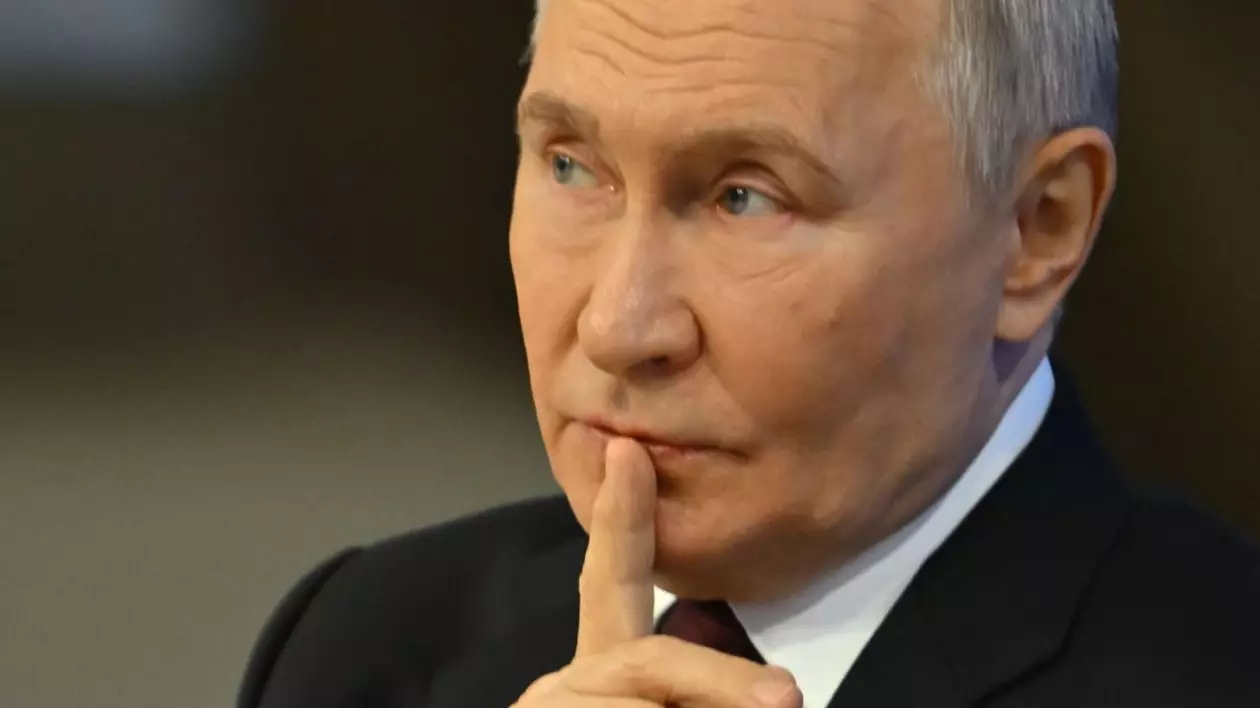 Vladimir Putin, îngândurat în cadrul conferinței de presă de la Moscova