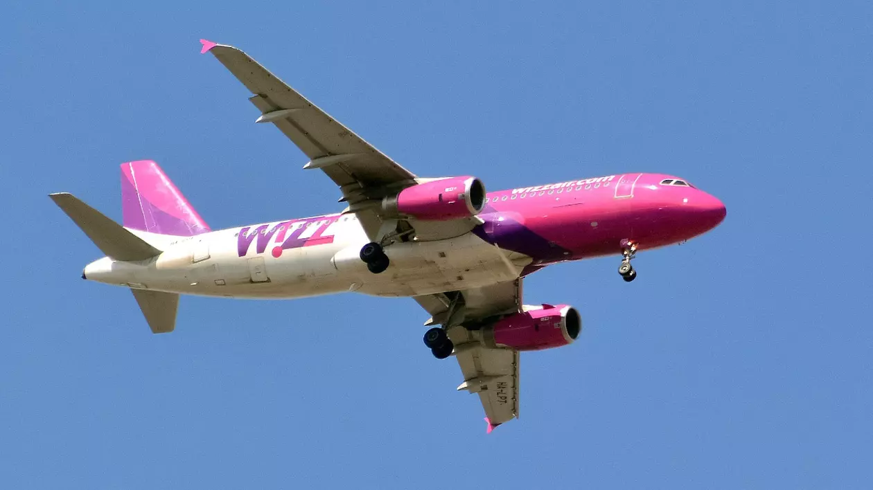 Un avion Wizz Air aflat în timpul zborului