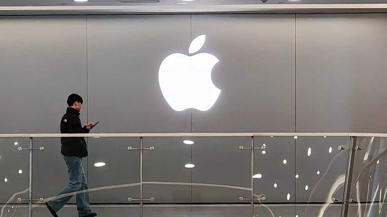 Apple a deschis un magazin Apple Store în Shanghai, China.