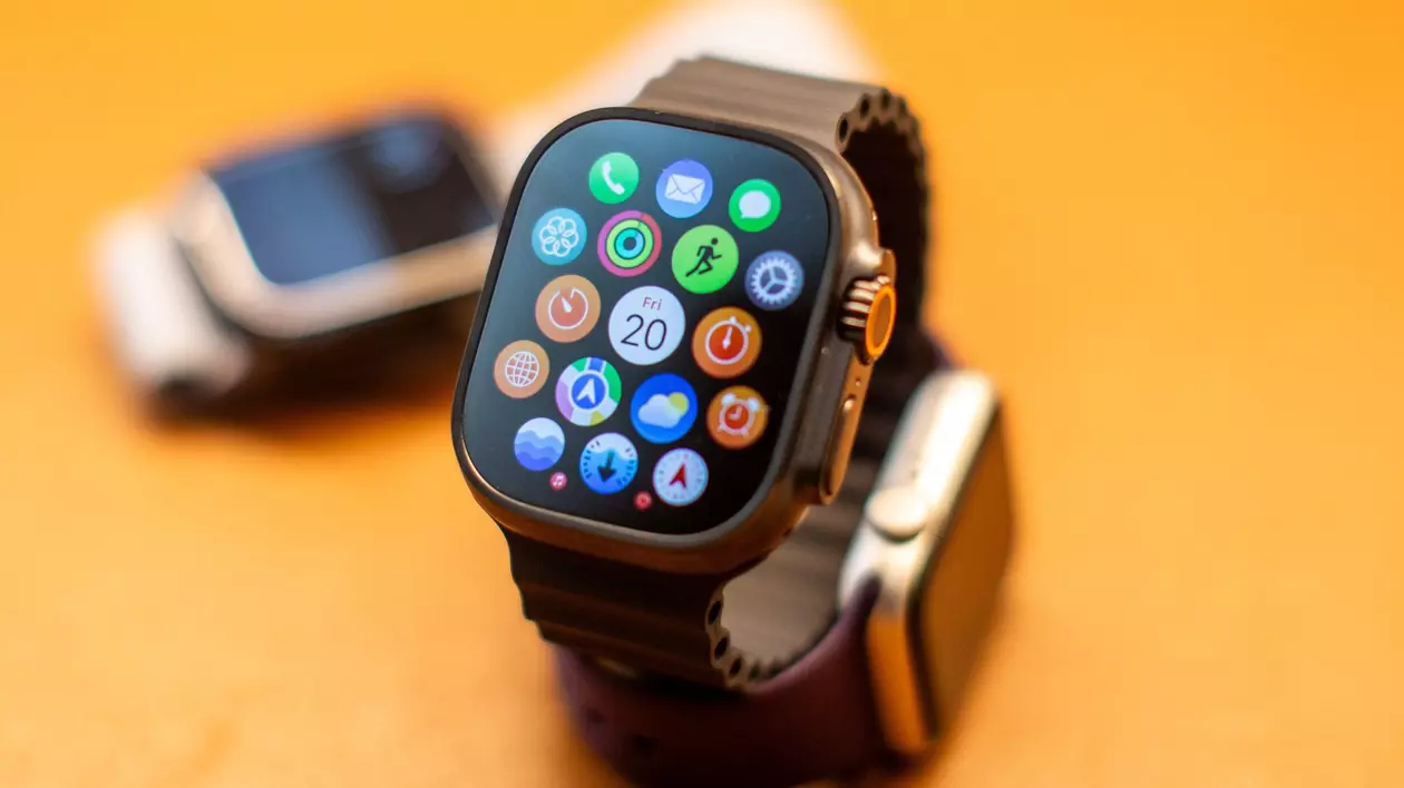Un ceas inteligent Apple Watch Ultra 2, în timp ce este expus la un eveniment de lansare care a avut loc la Los Angeles.