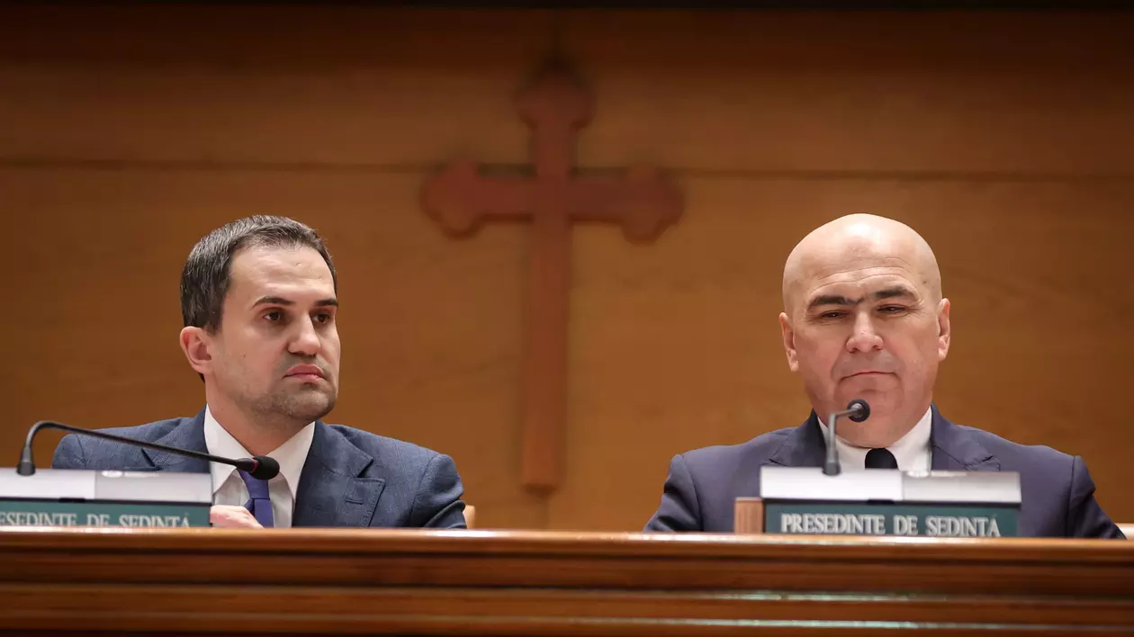 Ciprian-Constantin Serban (stg.), presedintele Camerei Deputatilor, si Ilie Bolojan (dr.), presedintele Senatului
