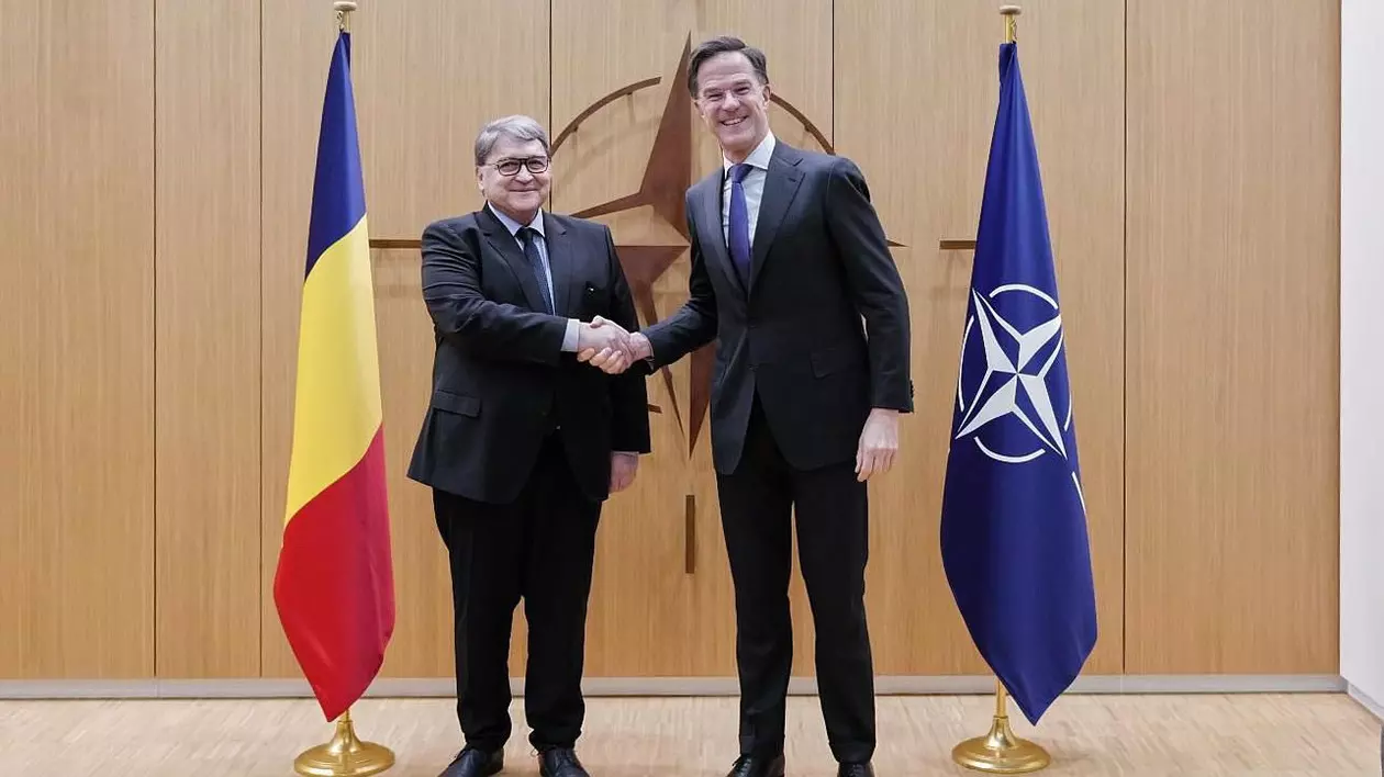 Emil Hurezeanu, prima întâlnire cu noul șef al NATO, Mark Rutte. Ce au discutat cei doi