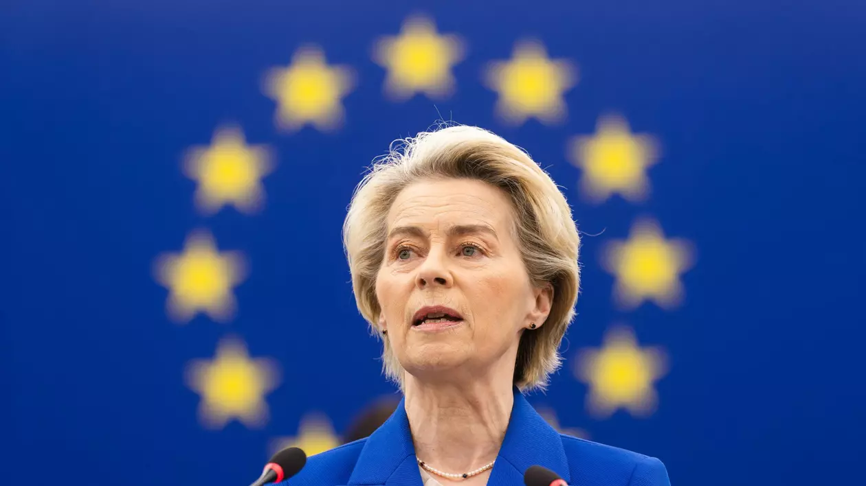 Ursula von der Leyen vorbind în fața Parlamentului European.