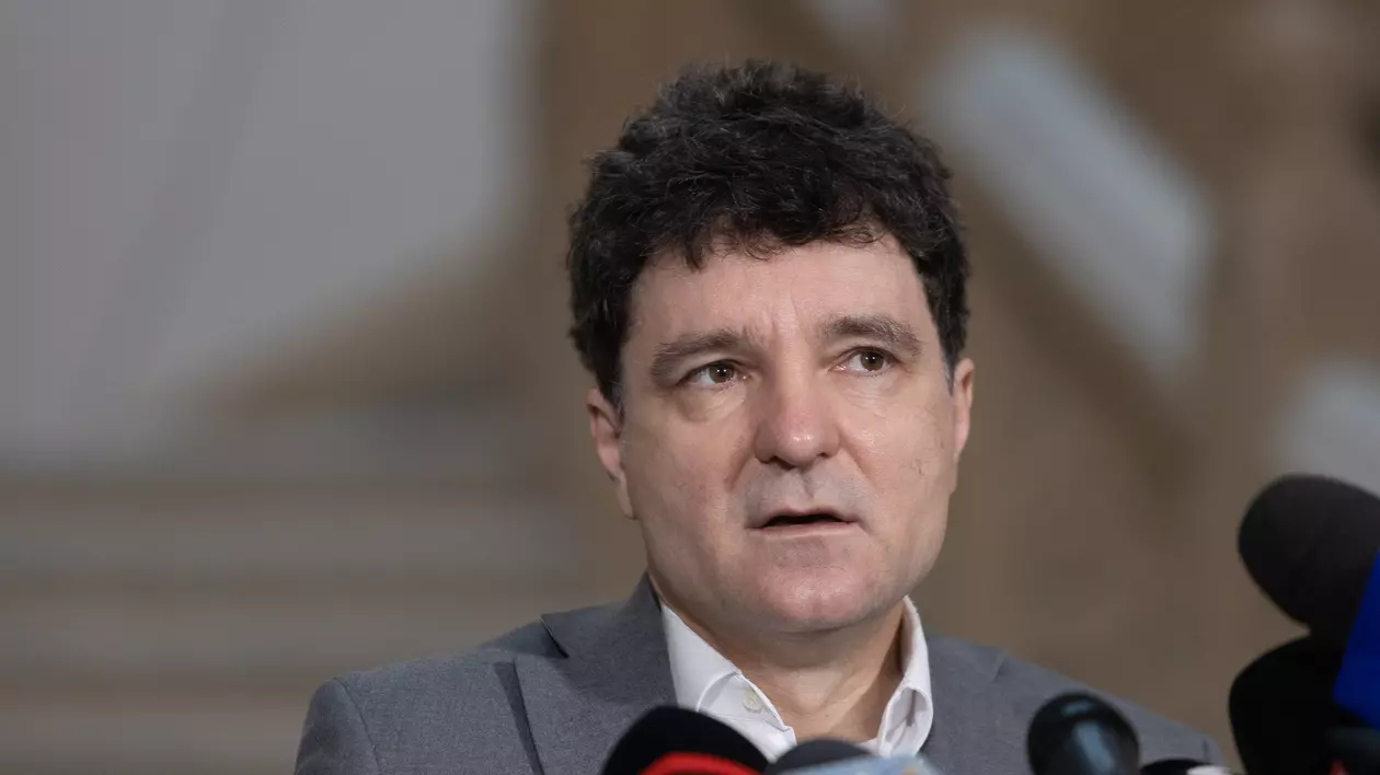 Reacția lui Nicușor Dan, după ce Elena Lasconi l-a comparat cu Călin Georgescu: Nu vreau să pun gaz pe foc