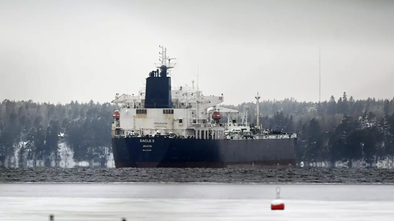 Petrolierul Eagle S, sub sechestrul Finlandei Foto: Profimedia